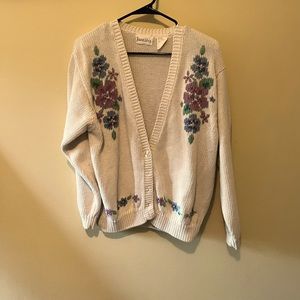 Size large, floral vintage Jantzen grandma cardigan